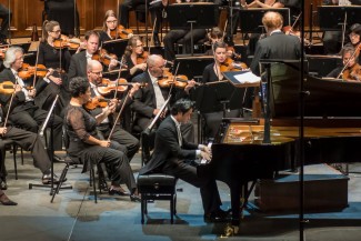 Hoang Pham performs in the ABC Symphony Australia Young Performers Award with with the Melbourne Symphony Orchestra conducted by Christopher Seaman