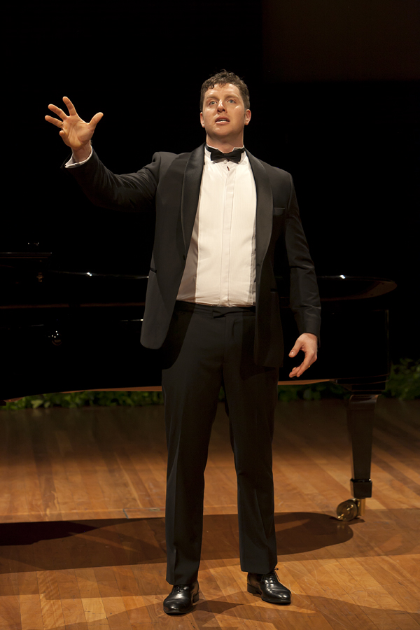 Thomas Strong Wins Opera Foundation New York Scholarship