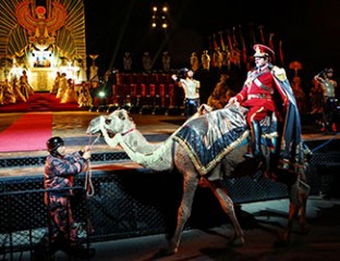 Walter Fraccaro as Radames with Baldy the camel.