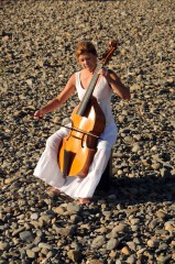 Jennifer Eriksson - viola da gambist and director of The Marais Project