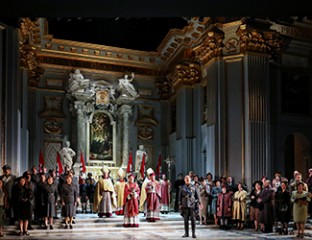 Lucio Gallo, Opera Australia’s Children’s Chorus and the Opera Australia Chorus in Opera Australia’s production of Tosca. Photo credit: Prudence Upton