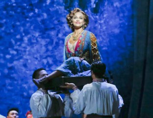 Danielle de Niese as Hanna Glawari in Opera Australia's production of The Merry Widow at the Arts Centre Melbourne. Photo credit Jeff Busby.