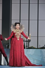 Lisette Oropesa as Marguerite de Valois © Agathe Poupeney ONP