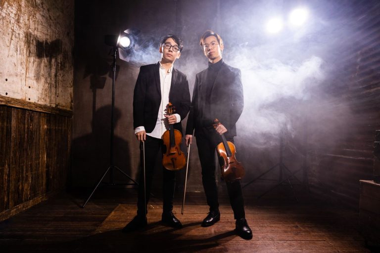 TwoSet Violin Returns To Sydney Opera House